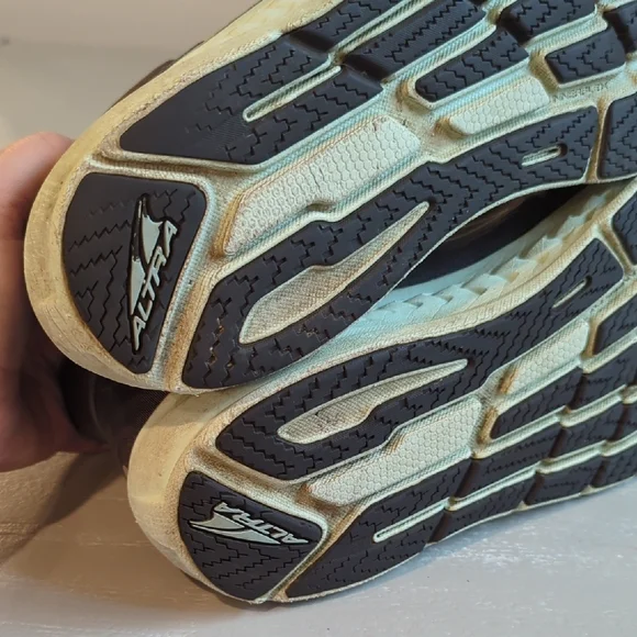 Altra Torin 7 Women's Sneakers Trail Running size 10 Gray Barefoot Wide Toe Box - Picture 10 of 12